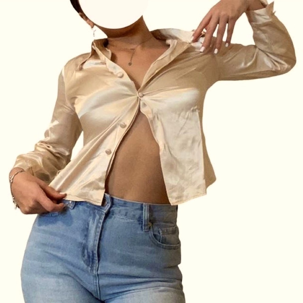 🍒✨FREE SHIPPING✨🍒

Vintage Beige Silk Button Up